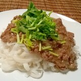 ベトナム風　肉みそとろ～りライスヌードル